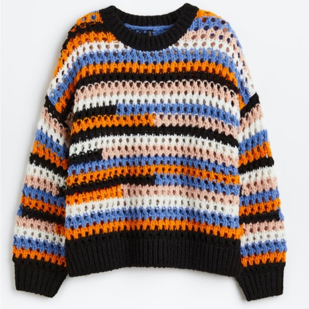 New with tags! Hole-knit jumper / sweater